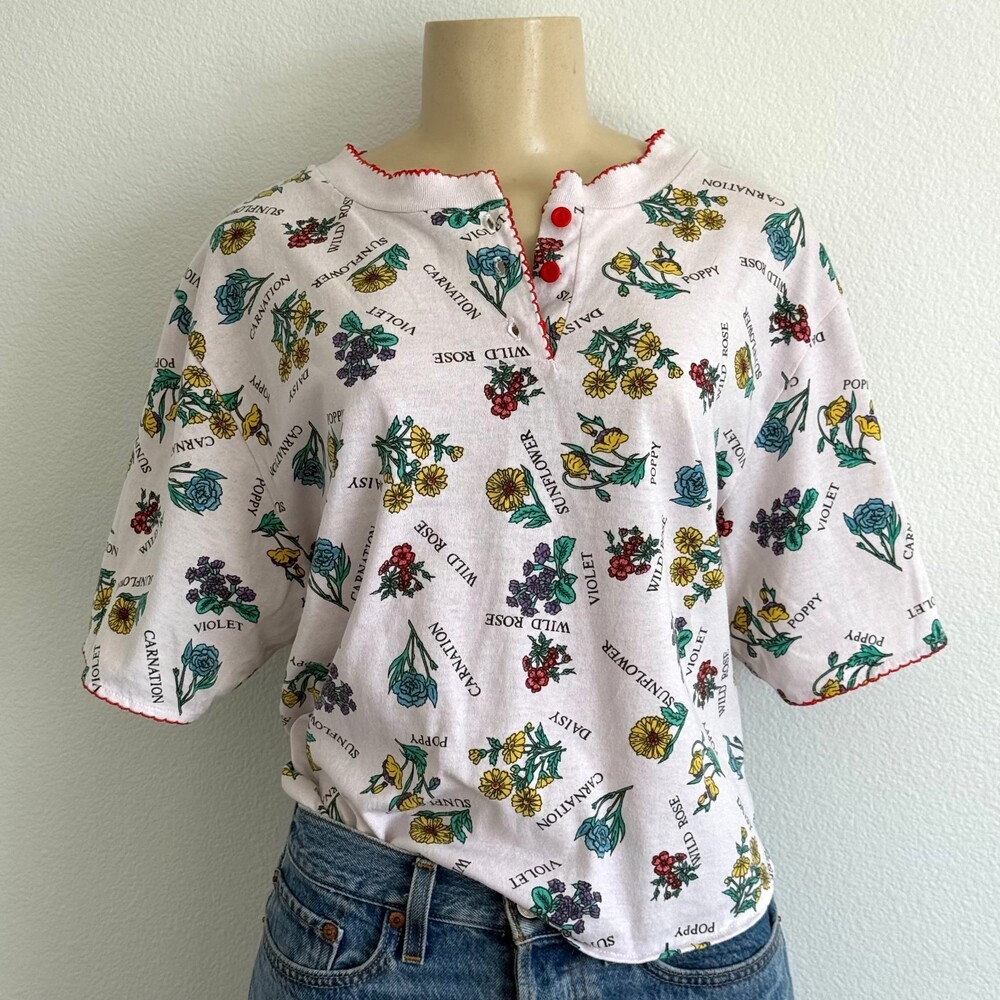 VTG Botanical Wildflower Graphic Tee Cottagecore Floral Fairycore Shabby Chic